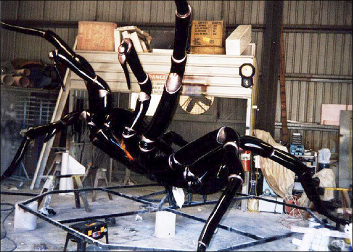 Large scale Animatronic funnelweb spider 3/4 view almost finished Animatronic funnelweb spider 3/4 view